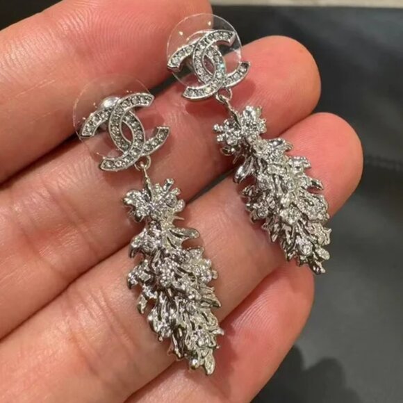 Chanel Pendant earrings - Picture 6 of 8